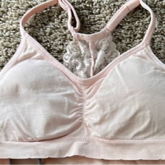 Laura Ashley lightly padded bra. Size L - Picture 1 of 3